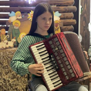 Естафету проведення різдвяно - новорічних концертів-іспитів у КНЯГИНИНІВСЬКІЙ ШКОЛІ МИСТЕЦТВ прийняв відділ народних інструментів