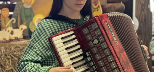 Естафету проведення різдвяно - новорічних концертів-іспитів у КНЯГИНИНІВСЬКІЙ ШКОЛІ МИСТЕЦТВ прийняв відділ народних інструментів