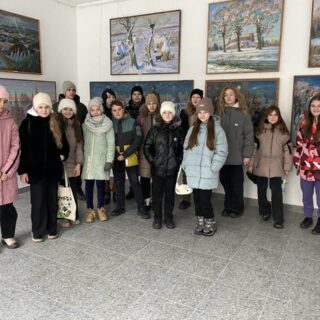 Учні КНЯГИНИНІВСЬКОЇ ШКОЛИ МИСТЕЦТВ відвідали виставку «Зимовий салон-2024»