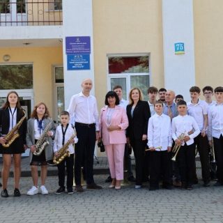 Мистецький захід «Все починається з мами»
